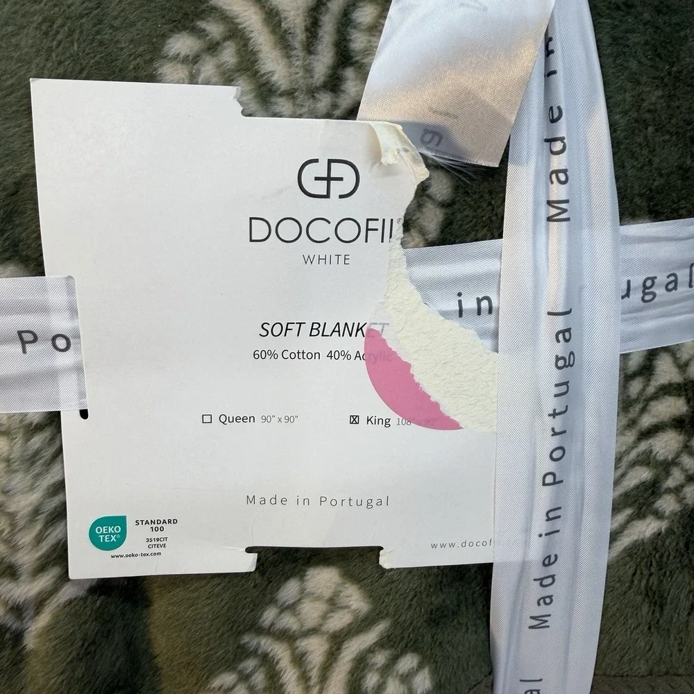 DOCOFIL White Luxuriously Soft King Blanket Cotton Blend Portugal Green Floral